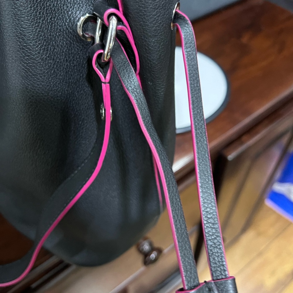 LOUIS VUITTON Lockme Bucket Calf Leather Shoulder Bag Marine Rouge - Picture 3 of 14
